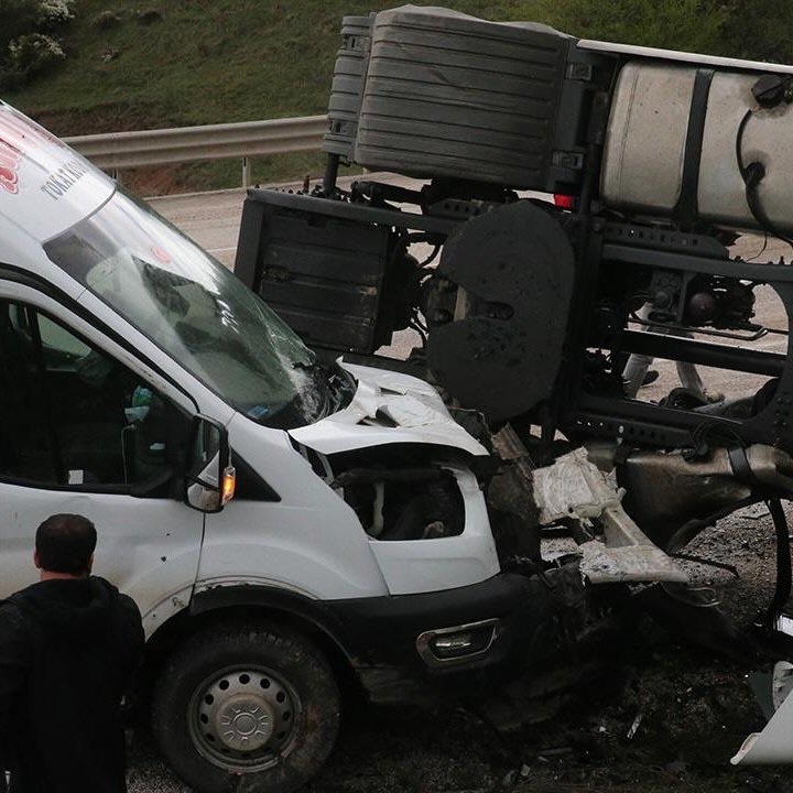 İçişleri Bakanlığı: “Ramazan Bayramı tatilinde ülkede 2 bin 753 trafik kazası yaşandı. 31 kişi hayatını kaybetti, 4 bin 861 kişi yaralandı.”
